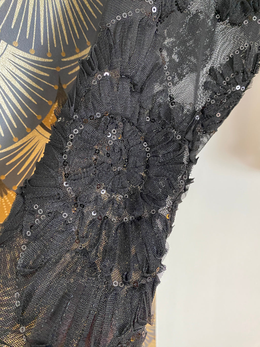 TOP DENTELLE ET SEQUIN  TU 34/42