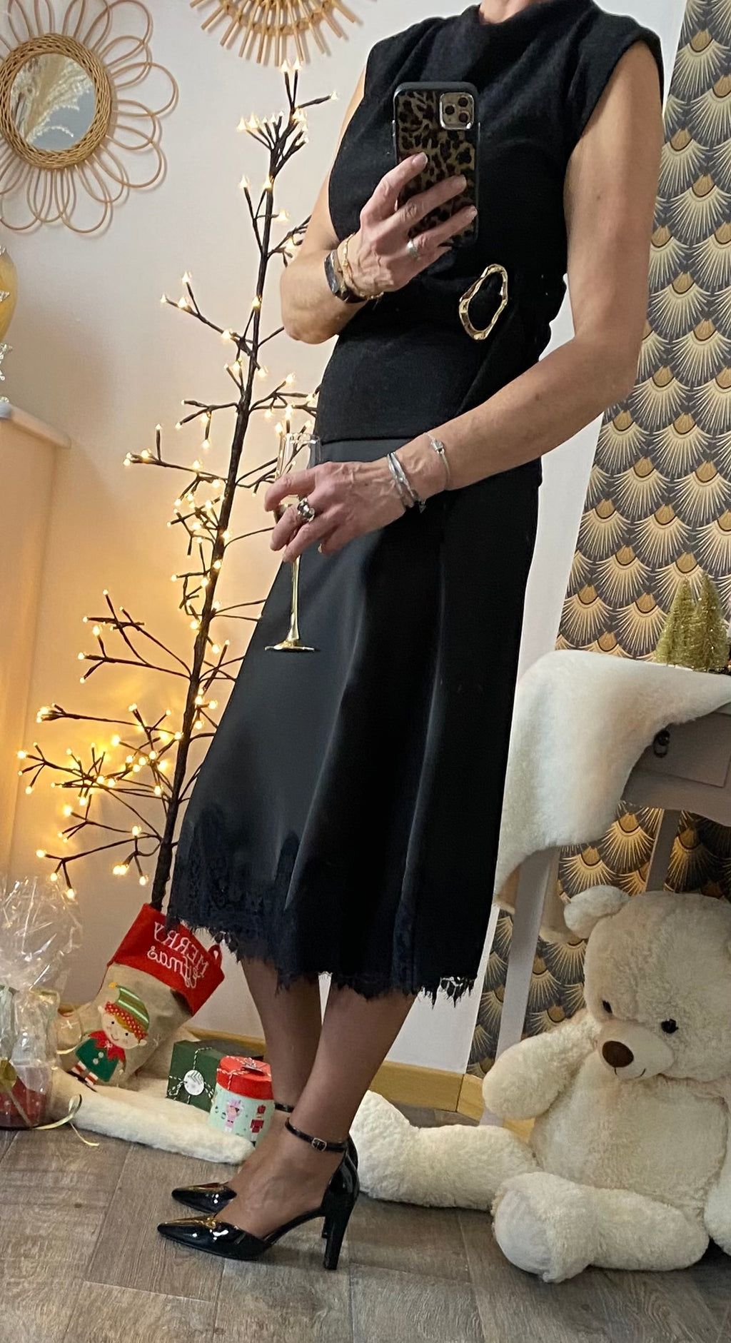 JUPE SATIN NOIRE DENTELLE   CORINNE TU 34/40