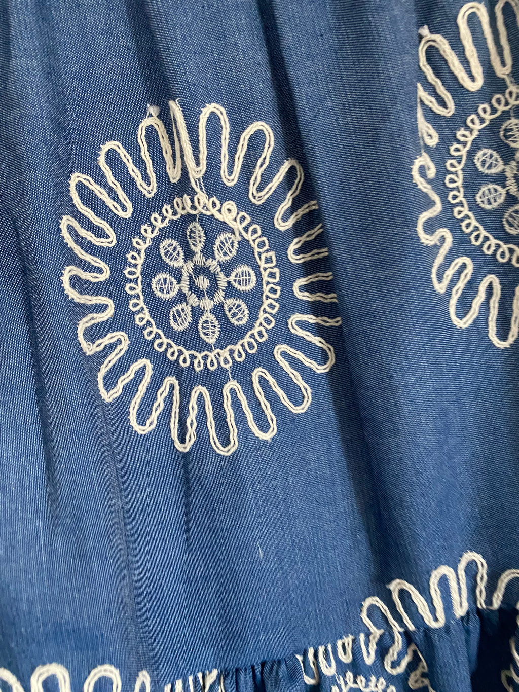 JUPE BRODEE BLEUE JEAN  36/ 44