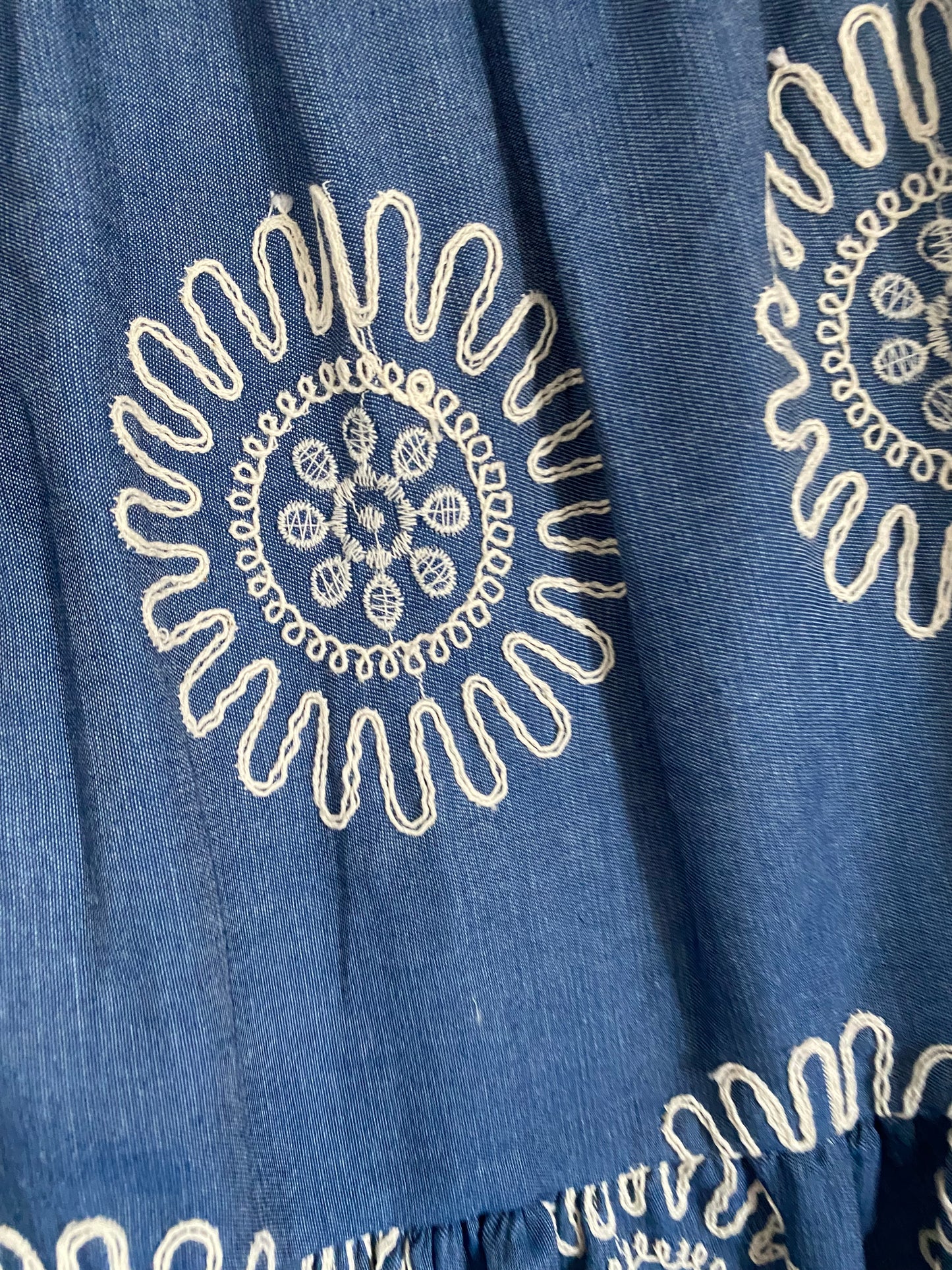 JUPE BRODEE BLEUE JEAN  36/ 44