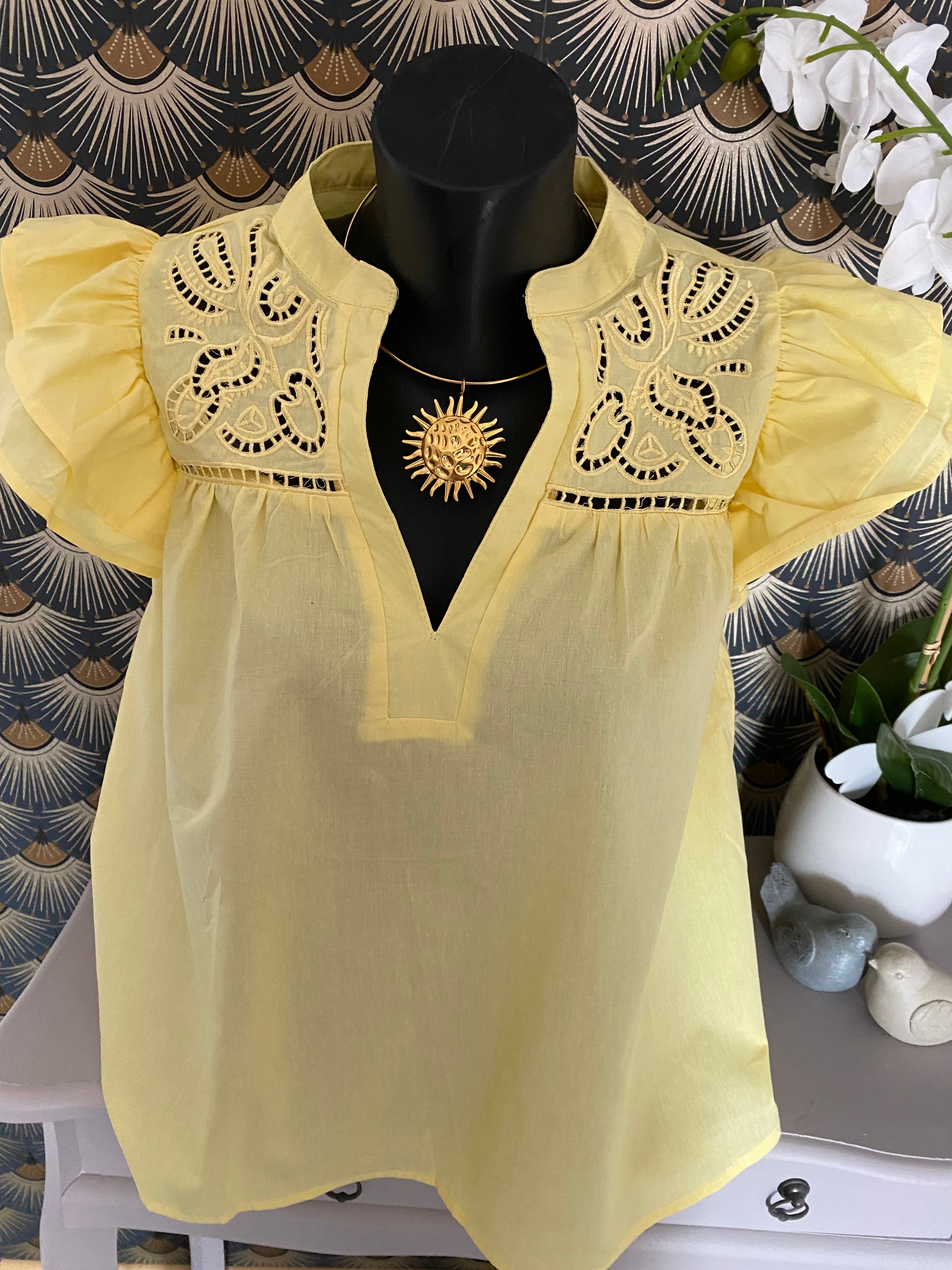 BLOUSE EMMA  JAUNE PALE  TAILLE S/M OU M/L