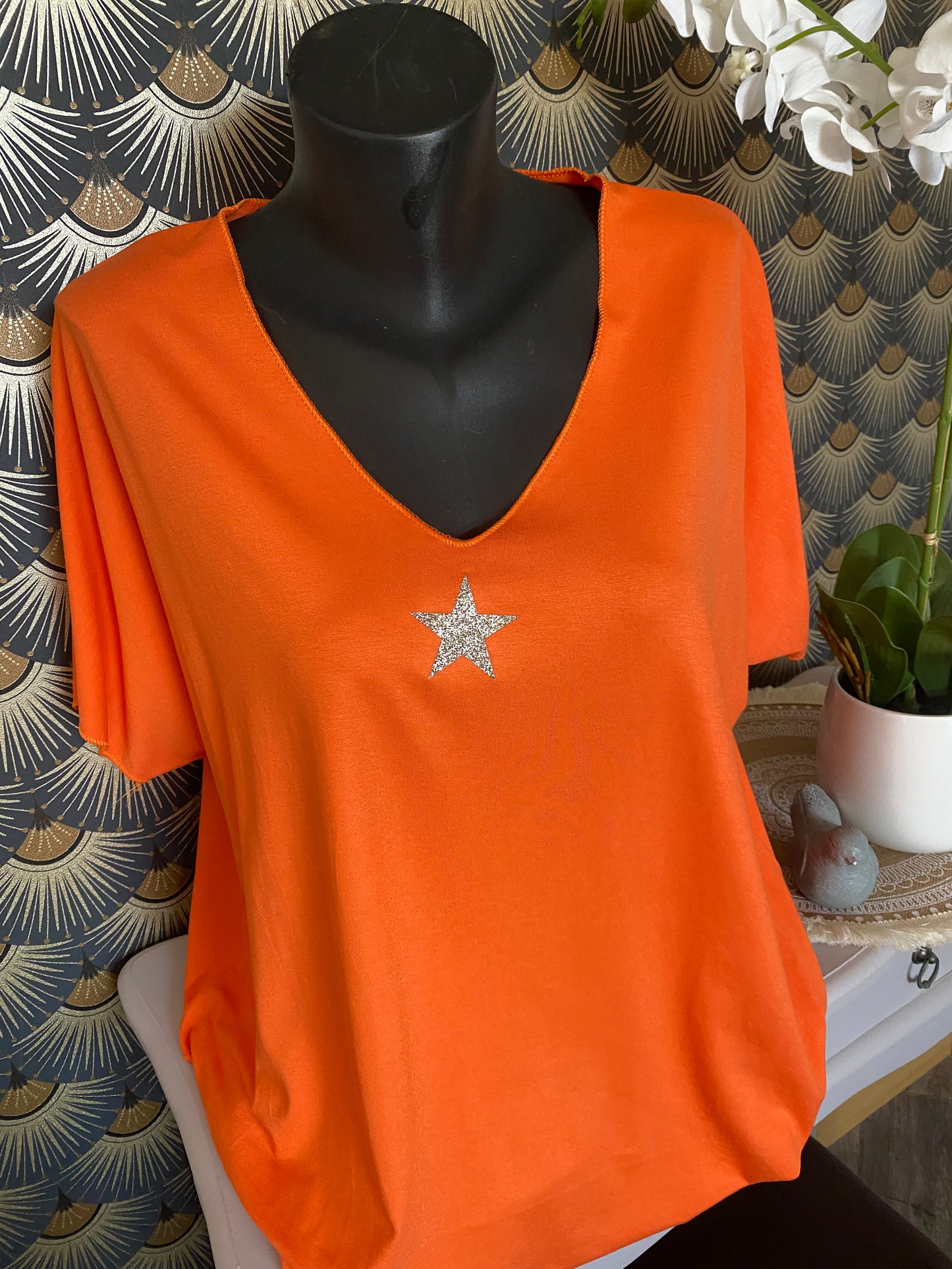 TOP STELLA 42/48  DEUX COLORIS ( BLANC CASSE ET ORANGE)