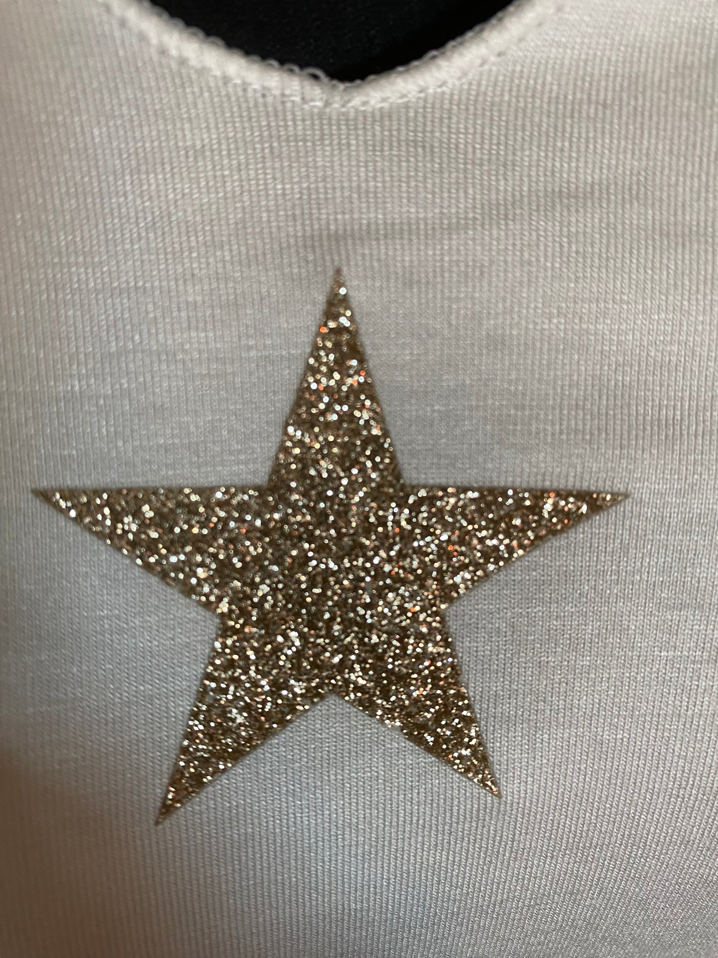 TOP STELLA 42/48  DEUX COLORIS ( BLANC CASSE ET ORANGE)