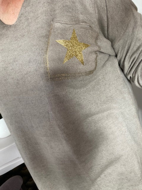 PULL ETOILE  COLLECTION BELLE TAILLE 44 AU 50  en  quatre coloris