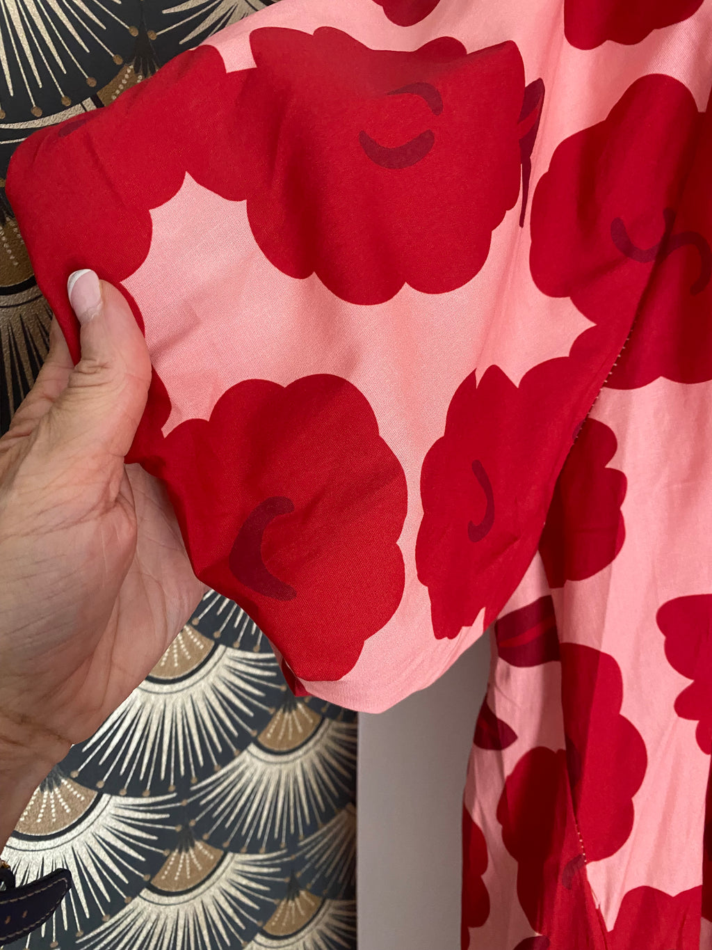 ROBE COURTE   FLEURS ROUGE   TU 38/48
