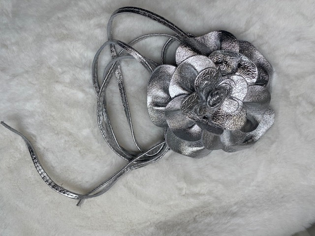 CEINTURE CUIR FLEUR  ARGENT