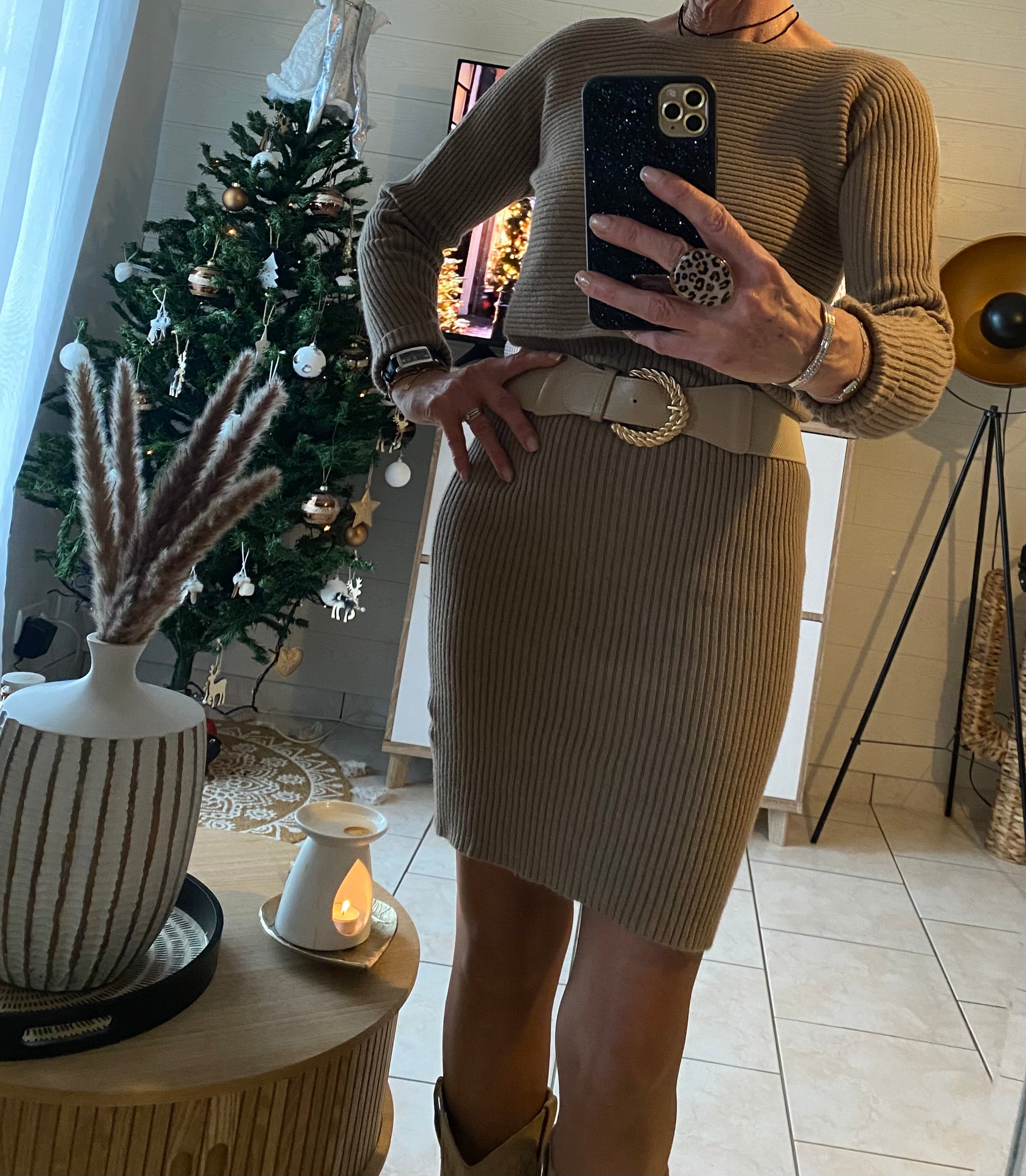 ENSEMBLE ROBE ET PULL TAUPE    TU 34/42