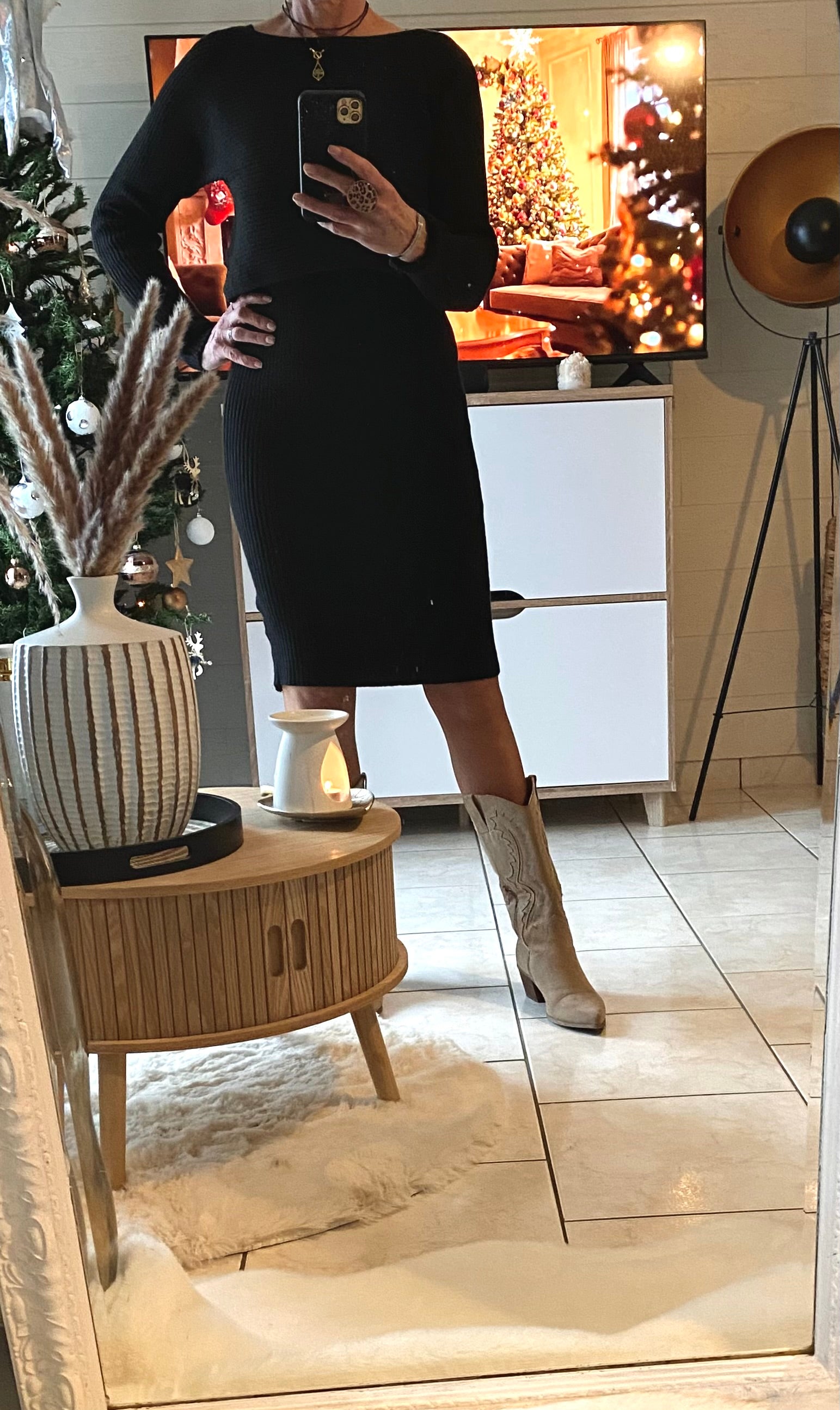 ENSEMBLE ROBE ET PULL NOIR  TU 34/42