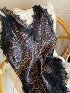 TOP DENTELLE LEOPARD ASYMETRIQUE   TU 38/44