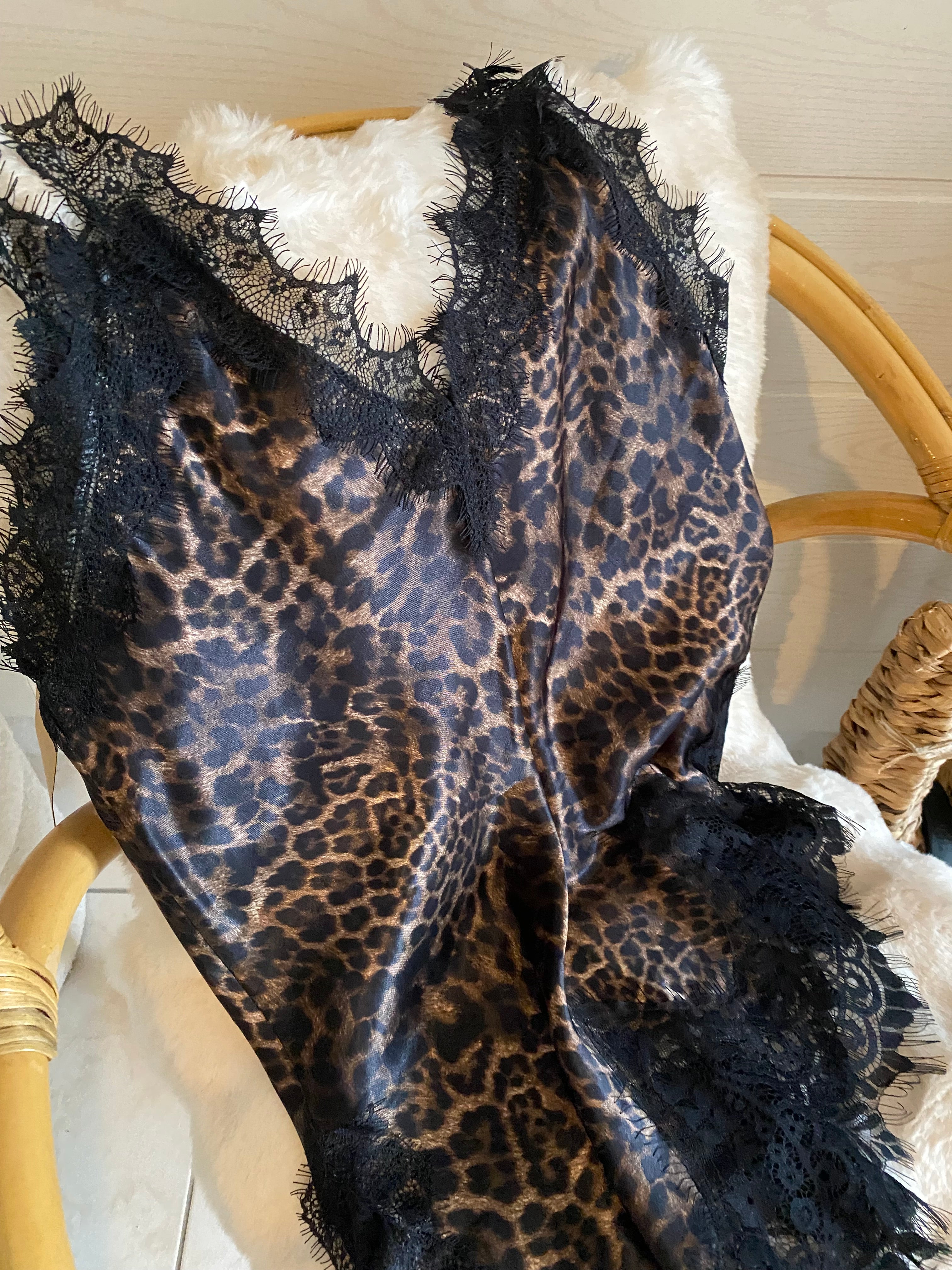 TOP DENTELLE LEOPARD ASYMETRIQUE   TU 38/44