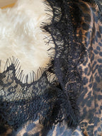 TOP DENTELLE LEOPARD ASYMETRIQUE   TU 38/44