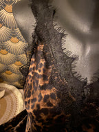 TOP DENTELLE LEOPARD ASYMETRIQUE   TU 38/44