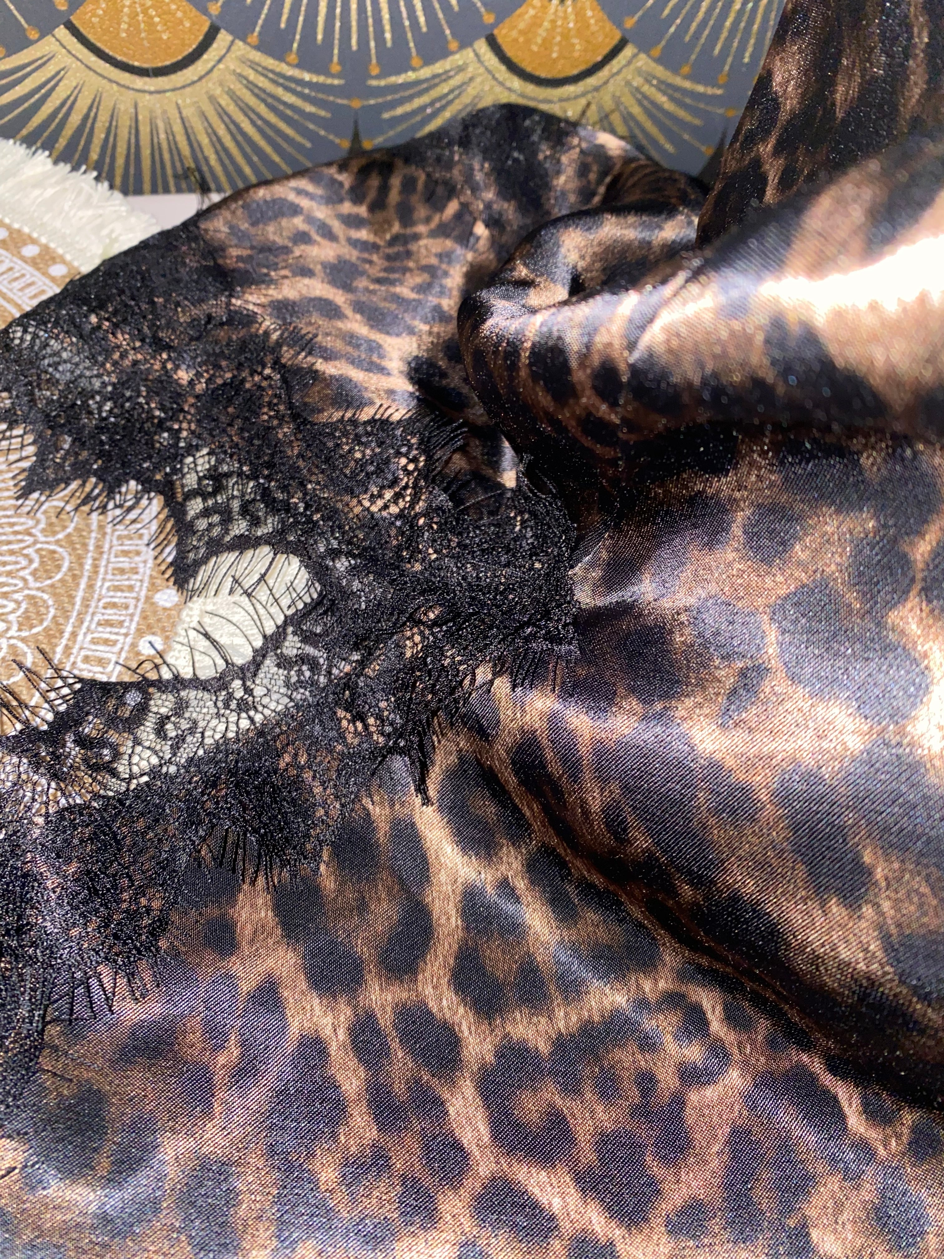 TOP DENTELLE LEOPARD ASYMETRIQUE   TU 38/44