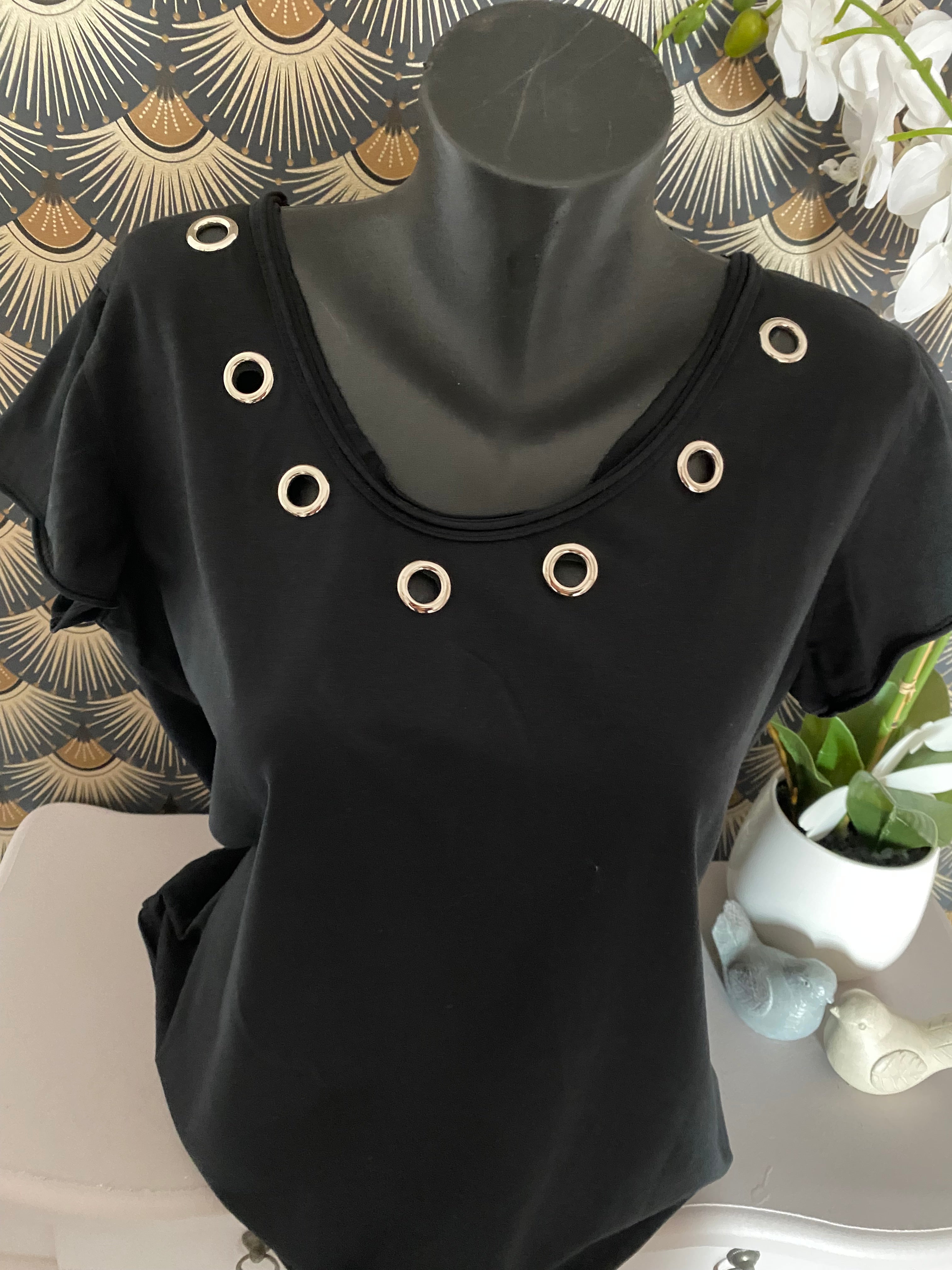 TOP OEILLET NOIR   TU 38/46