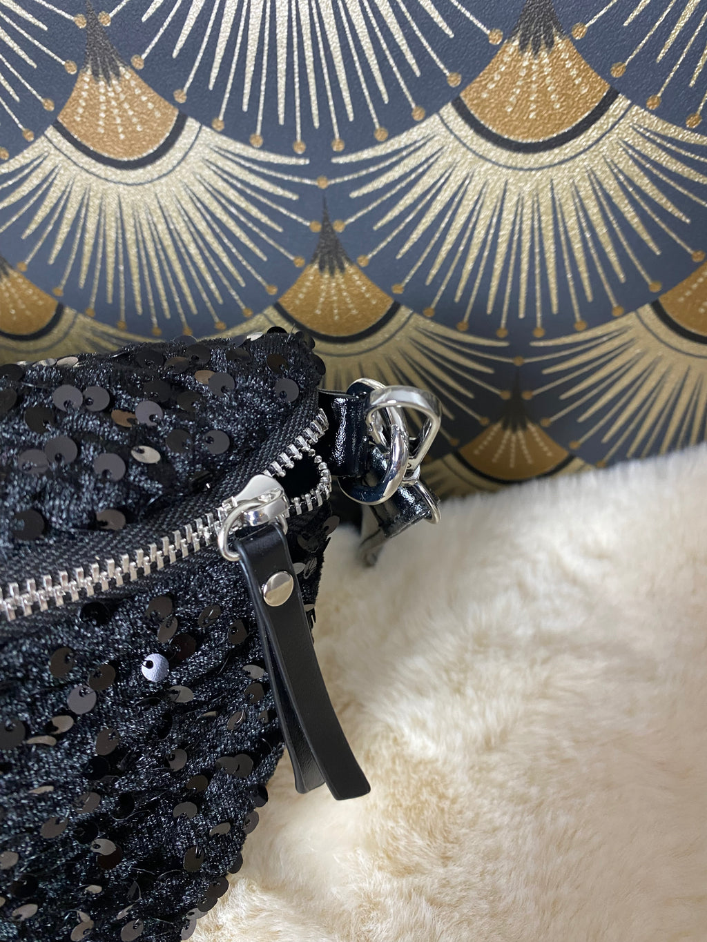 SAC : BANANE  PAILLETTES NOIRE