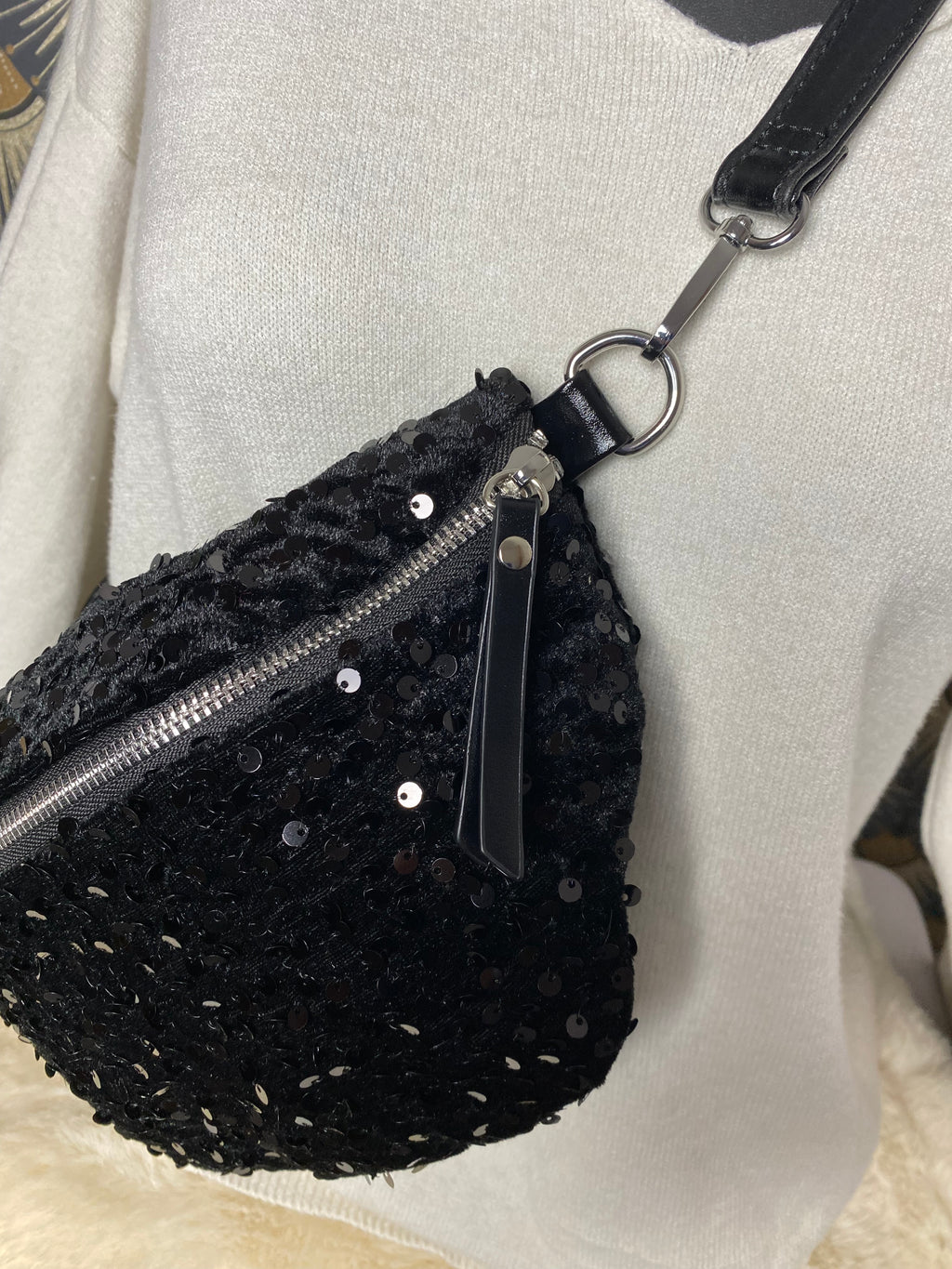 SAC : BANANE  PAILLETTES NOIRE