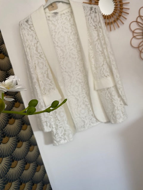 VESTE DENTELLE  42/44