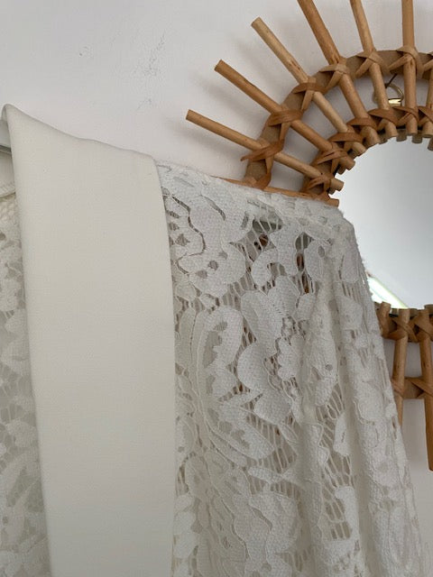 VESTE DENTELLE  42/44