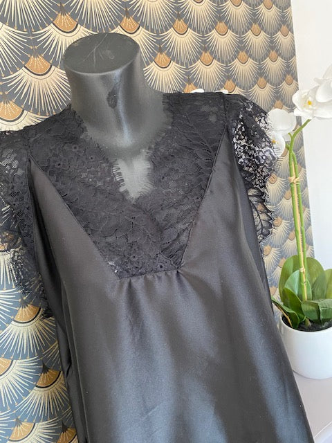 TOP DENTELLE NOIR   44/50