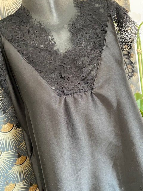 TOP DENTELLE NOIR   44/50