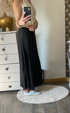 JUPE SATIN LONGUE NOIRE   36/42