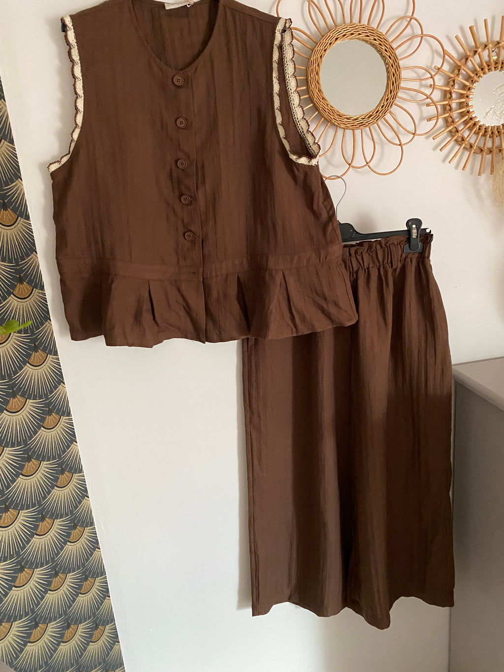 ENSEMBLE PANTACOURT ET TOP  CHOCO TU 36/46