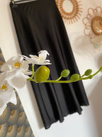 JUPE SATIN LONGUE NOIRE   36/42
