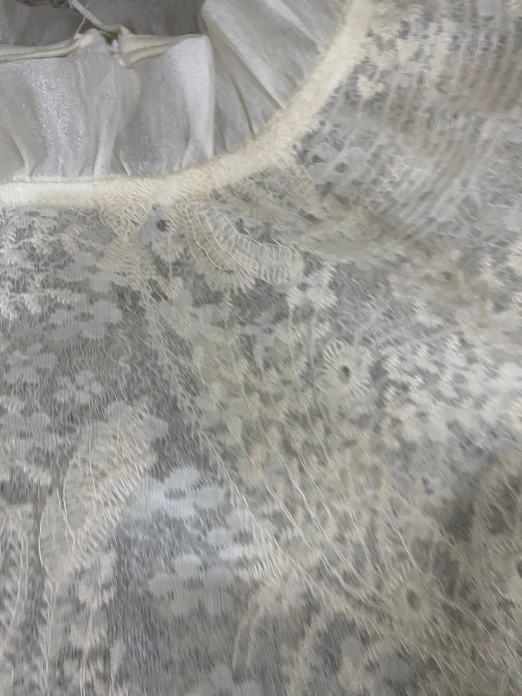 ENSEMBLE PULL ET BLOUSE BRODEE TU 34/40