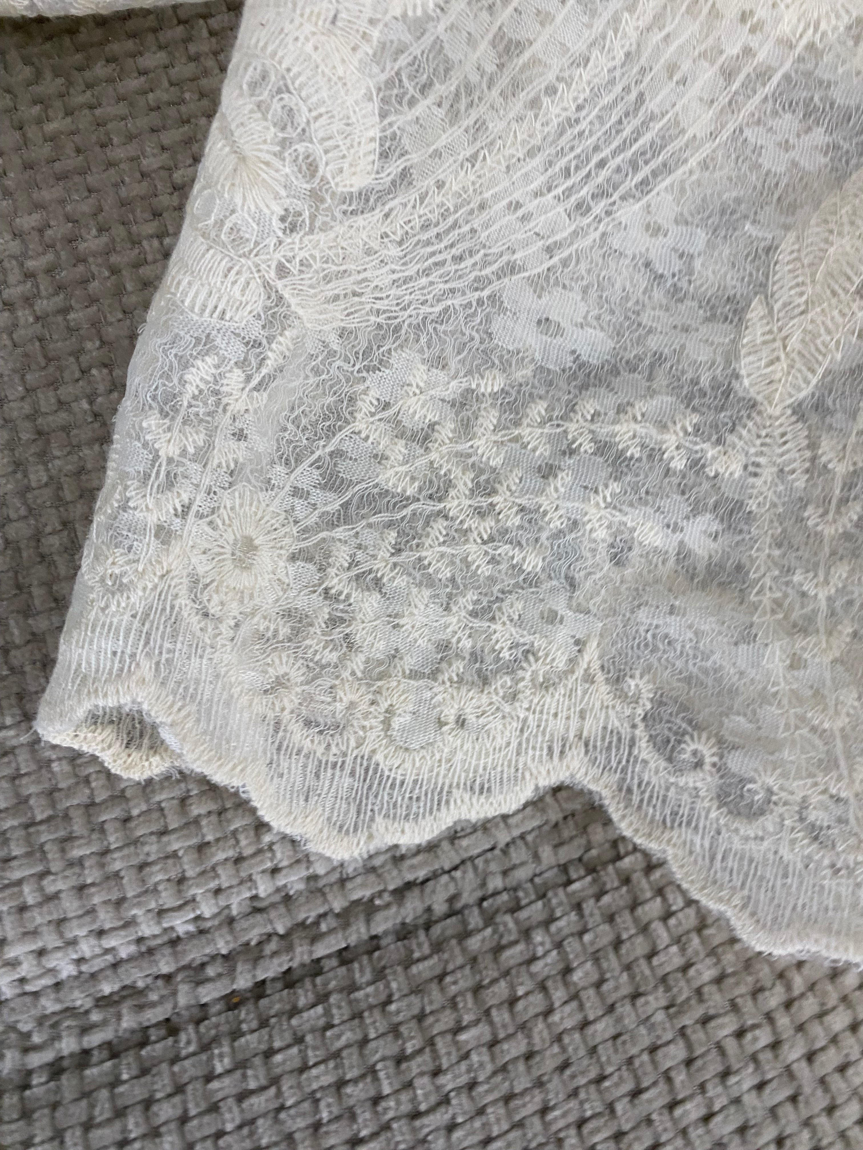 ENSEMBLE PULL ET BLOUSE BRODEE TU 34/40