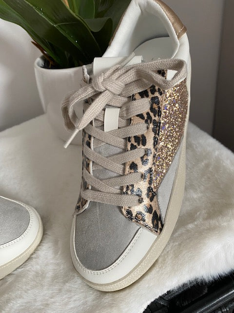 BASKETS JUUD   POINTURES :  40  41