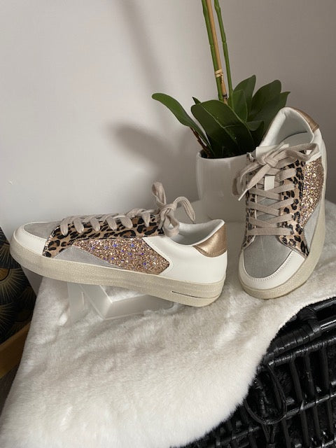 BASKETS JUUD   POINTURES :  40  41