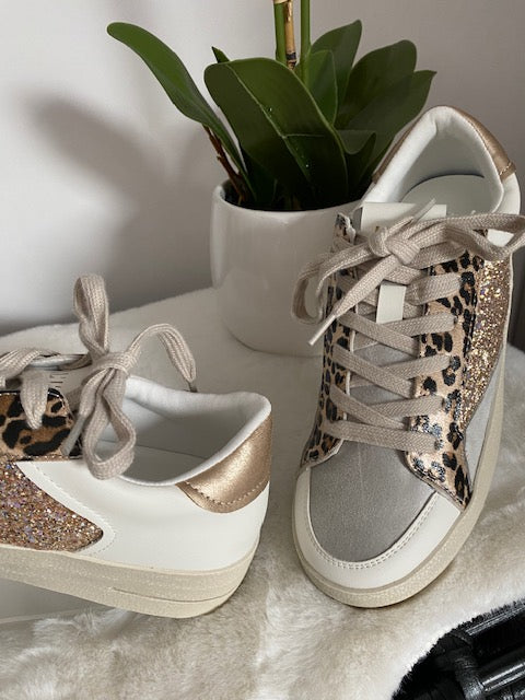 BASKETS JUUD   POINTURES :  40  41