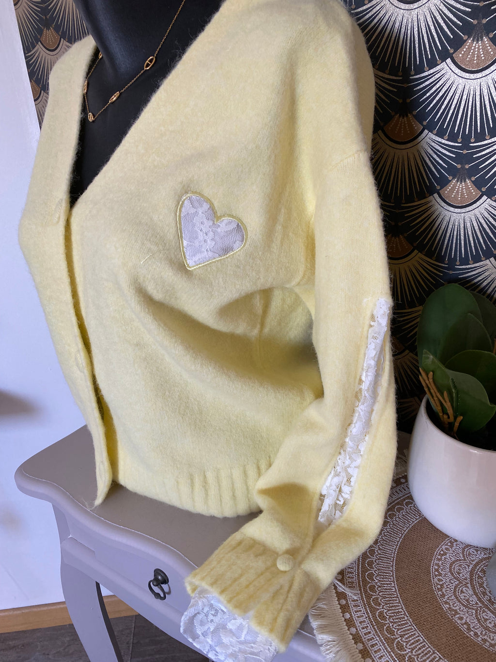 GILET LOVENA DENTELLE JAUNE   TU 36/42 petit 44