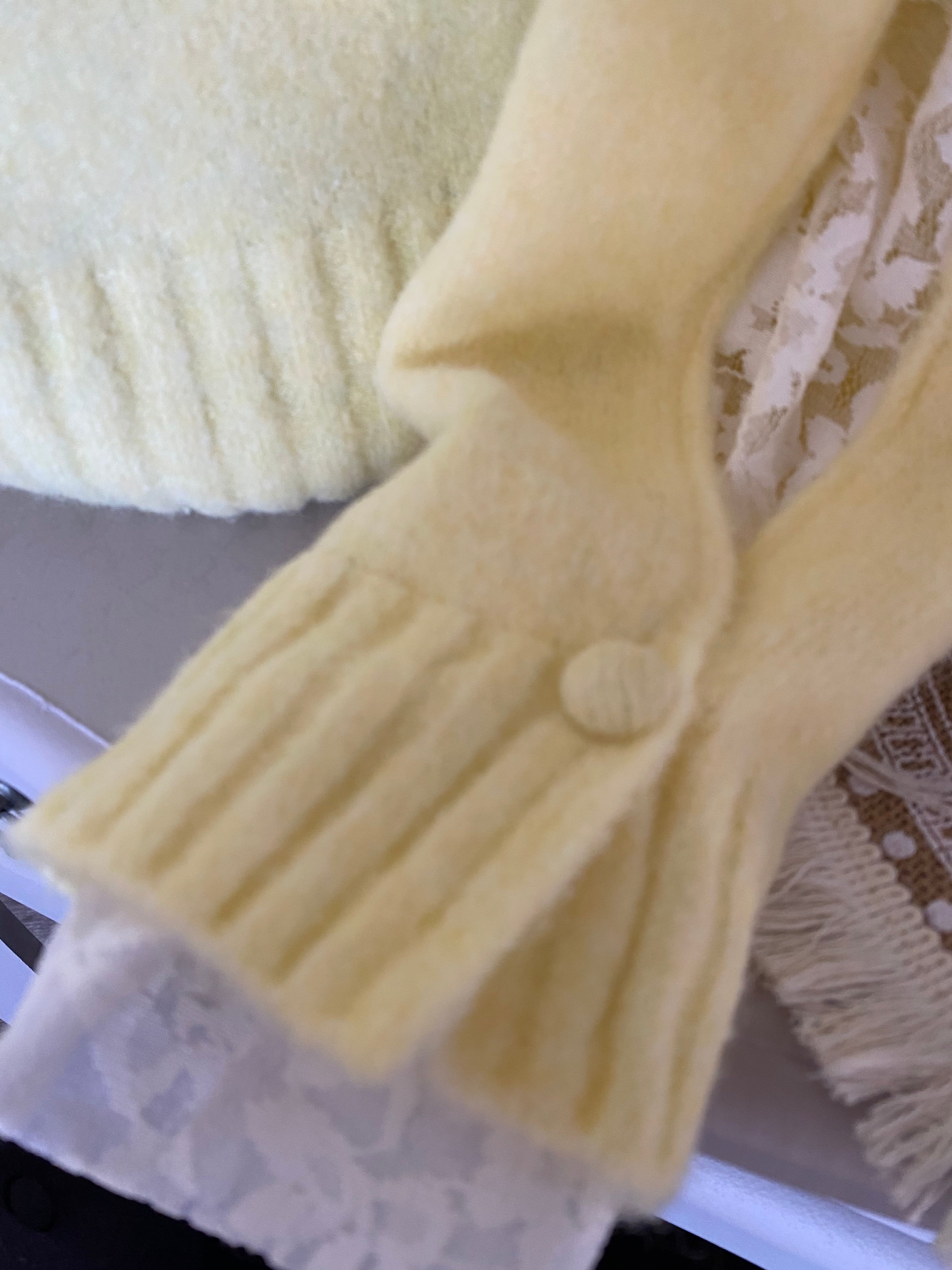 GILET LOVENA DENTELLE JAUNE   TU 36/42 petit 44